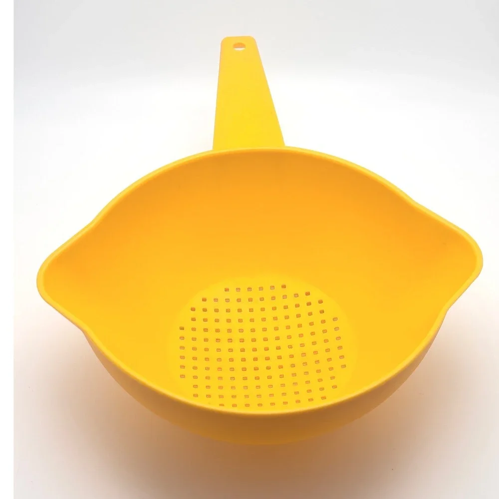 Tupperware Vintage Yellow Handheld Colander Strainer 1529 Harvest Gold Spouts